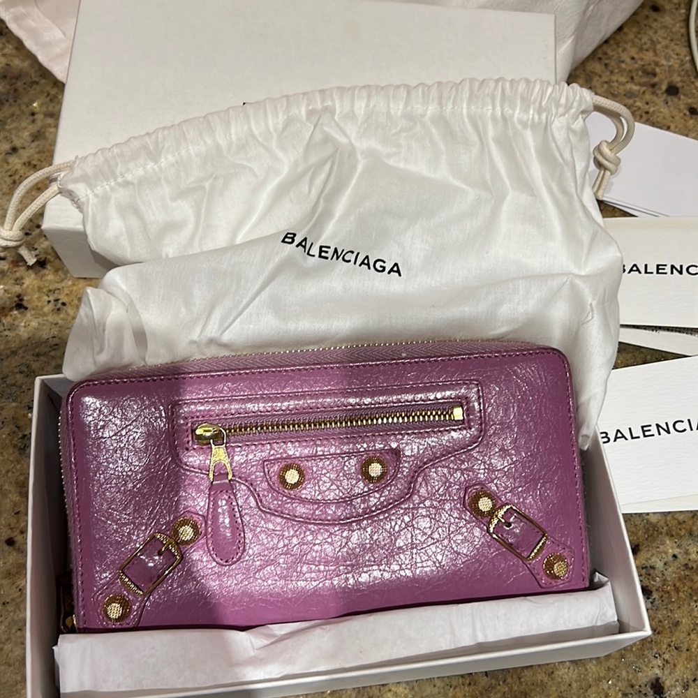 Full box balenciaga wallet (authenticity)